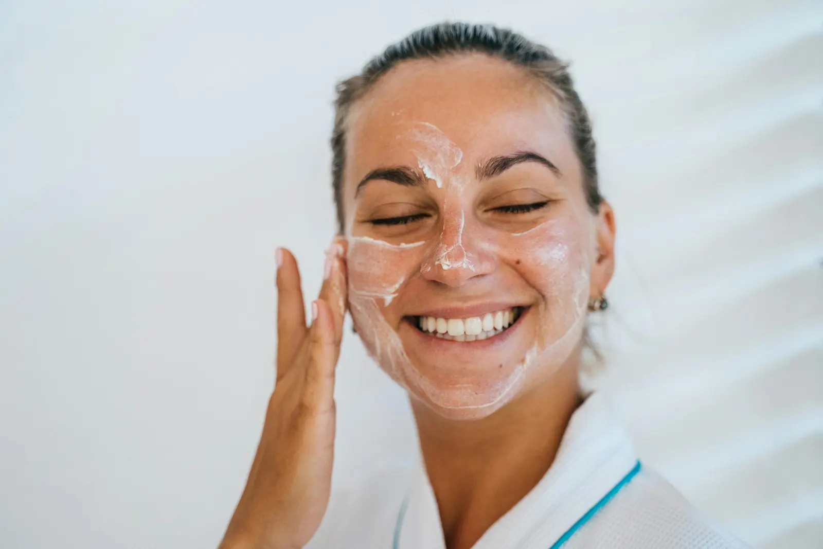 Unlock Radiant Skin with Glycolic Acid: The Benefits of Repare Peels